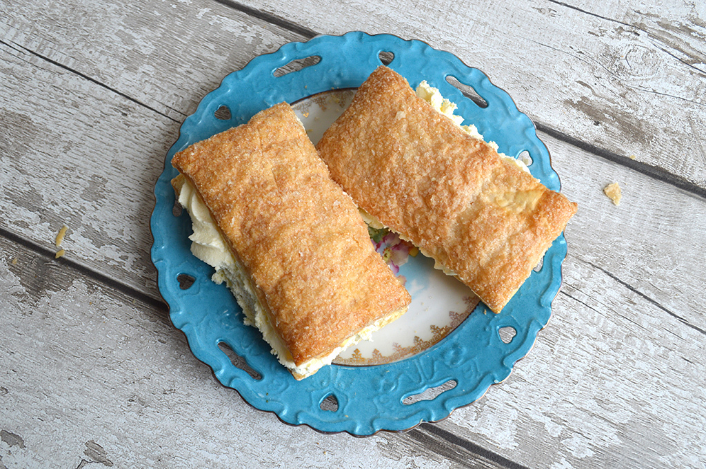 2 Fresh Cream Apple Turnovers