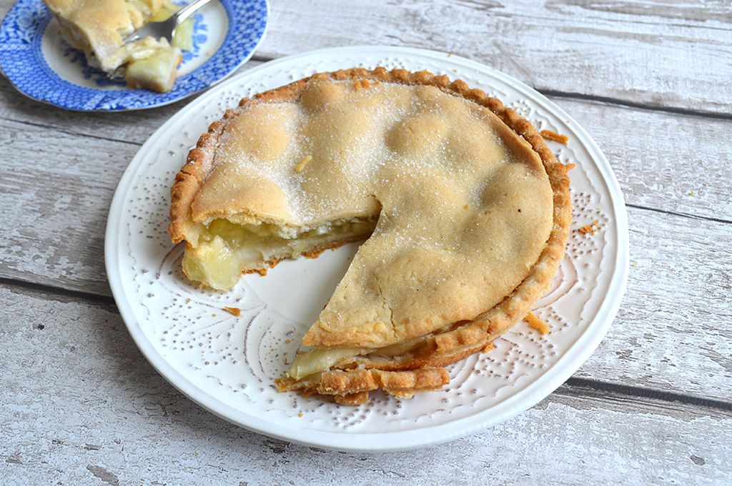 Large Apple Pie